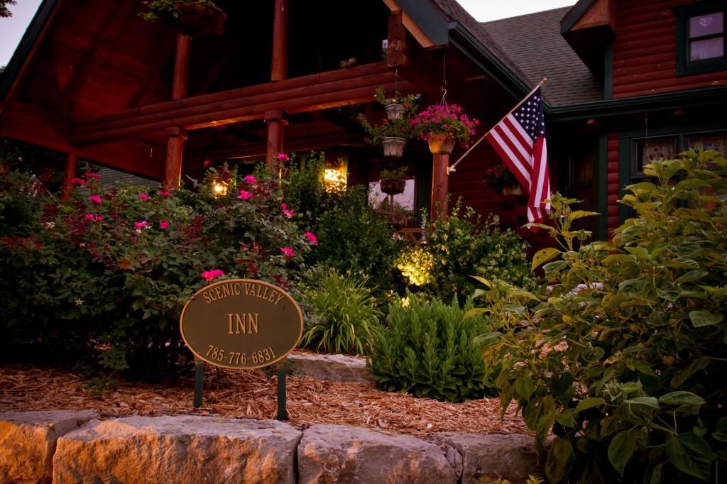 Scenic Valley Inn B&B And Event Center Manhattan Bagian luar foto