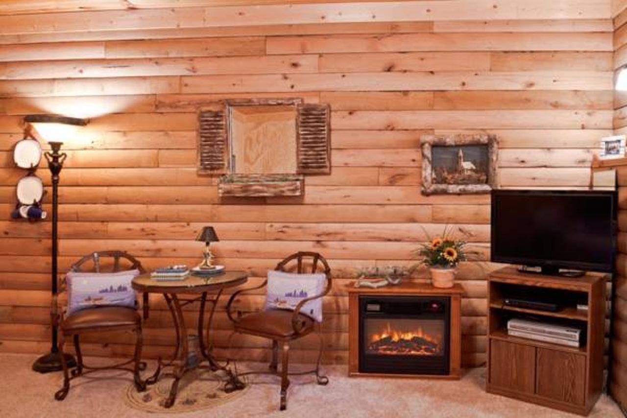 Scenic Valley Inn B&B And Event Center Manhattan Bagian luar foto